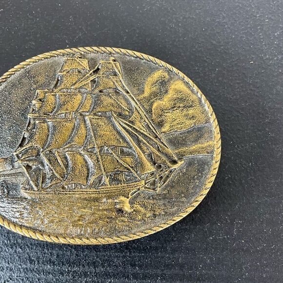 EXCELLENT VTG 1976 BRASS MENS BELT BUCKLE, CLIPPER SHIP - REGISTERED COLLECTION - Picture 2 of 5